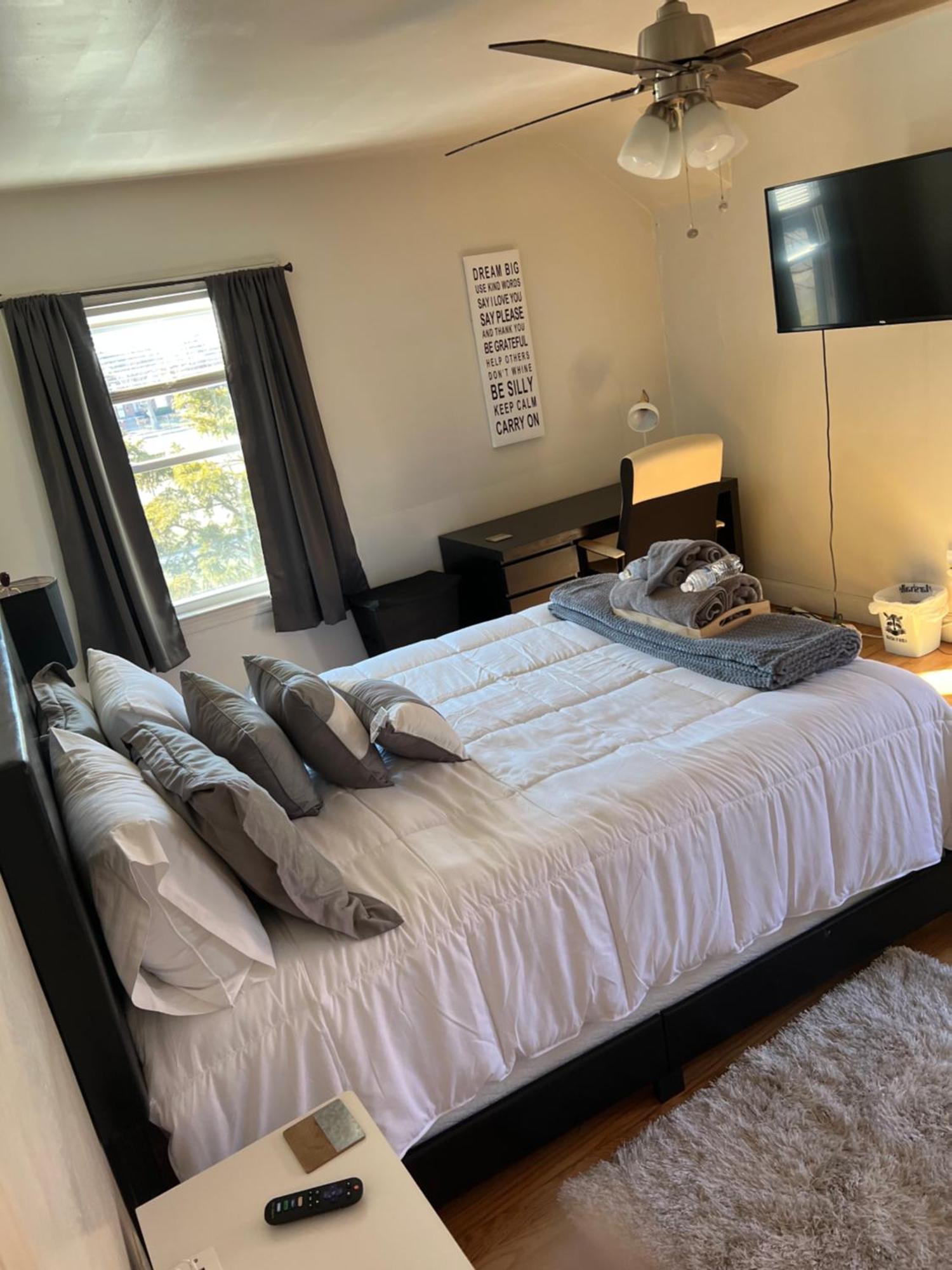 Master Bedroom In Home Away From Home Detroit Luaran gambar